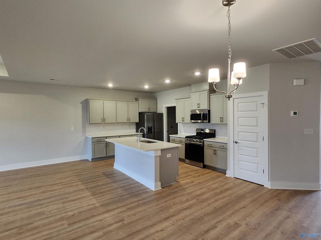 111 Little Britain St - Photo 4 of 18