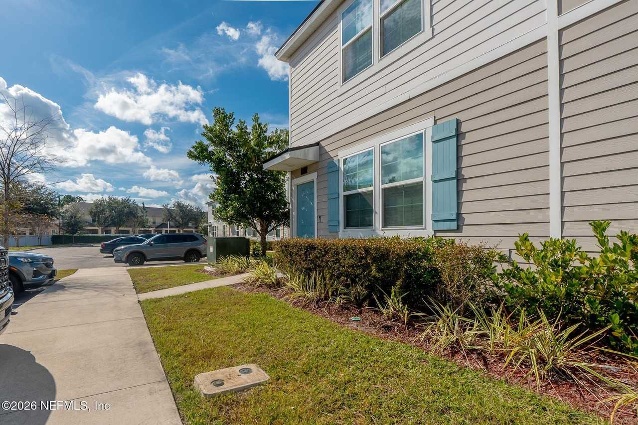 513 Spanish Oaks Way - Photo 3 of 17