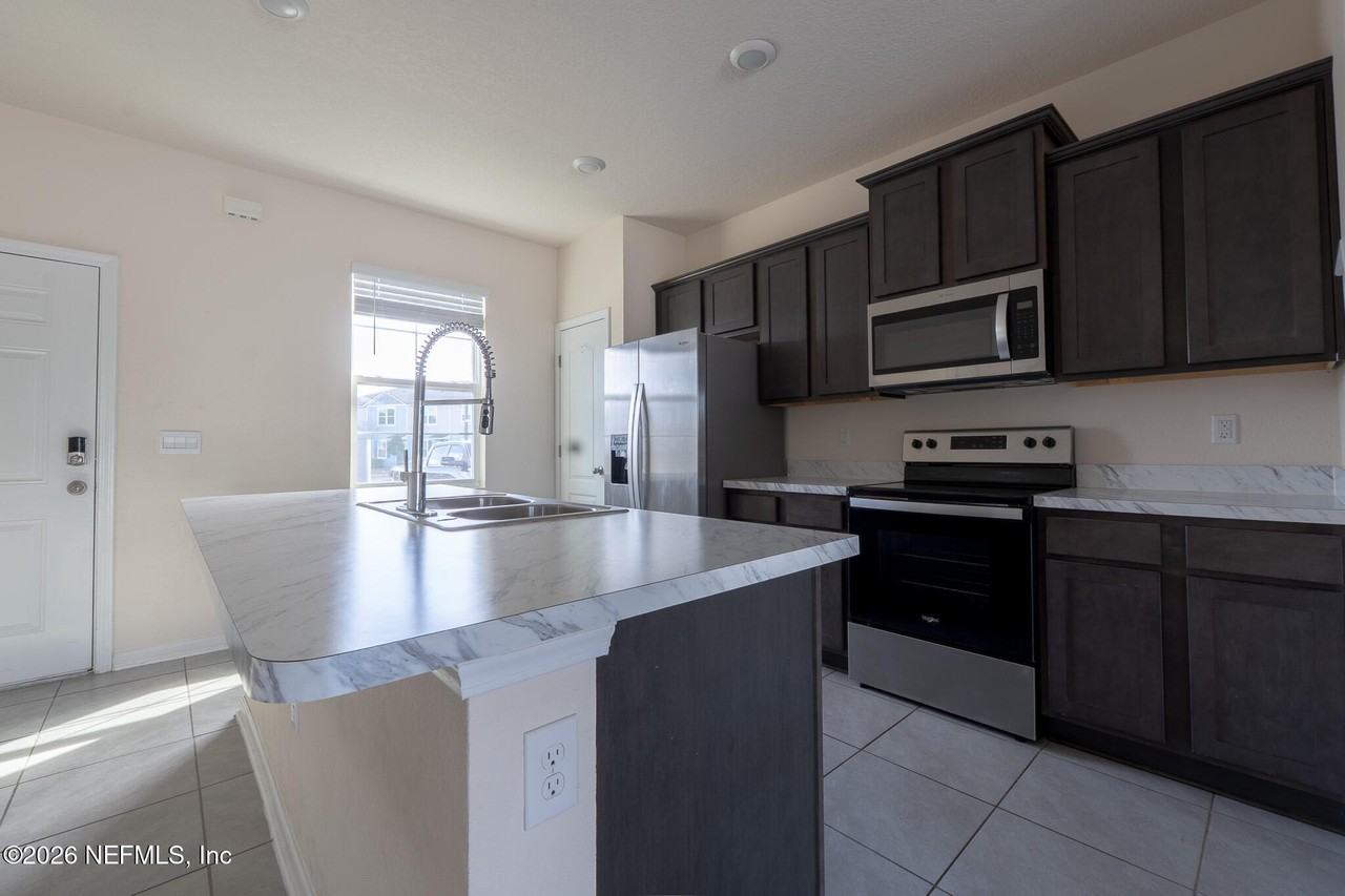 513 Spanish Oaks Way - Photo 5 of 17