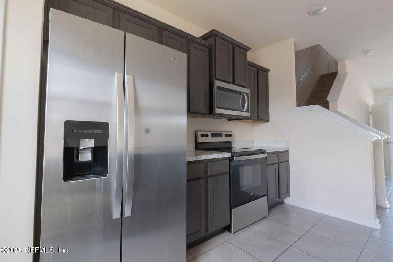 513 Spanish Oaks Way - Photo 7 of 17