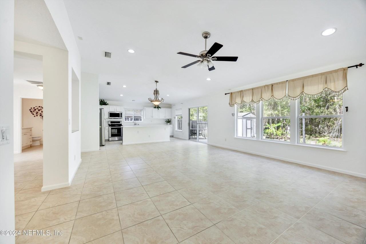 657 Mackenzie Cir - Photo 4 of 42