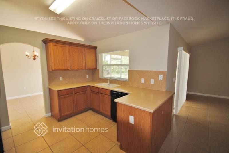 427 Biscayne Ave Nw - Photo 2 of 23