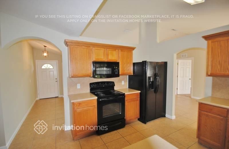 427 Biscayne Ave Nw - Photo 3 of 23