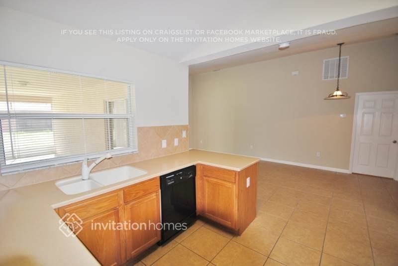 427 Biscayne Ave Nw - Photo 4 of 23