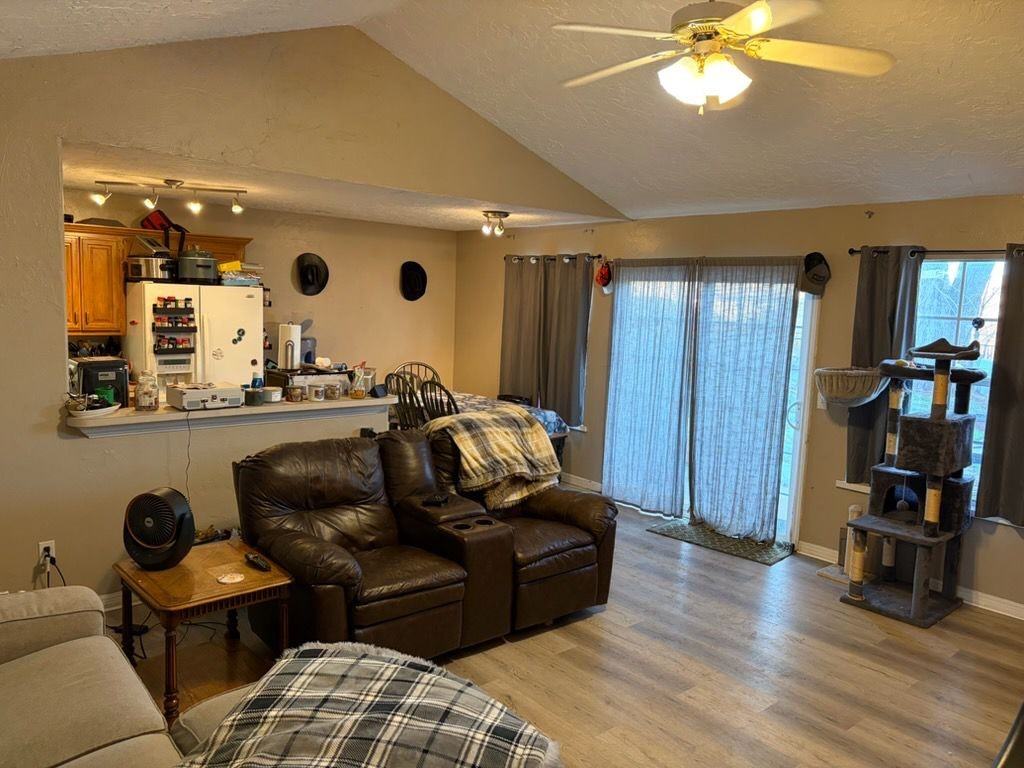 2202 N Benjamin St #1 - Photo 2 of 6