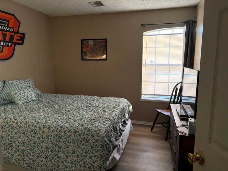 2202 N Benjamin St #1 - Photo 3 of 6