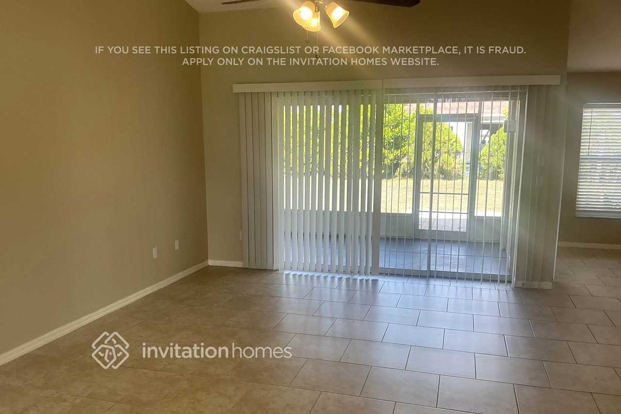 23156 Hillsdale Ave - Photo 5 of 12