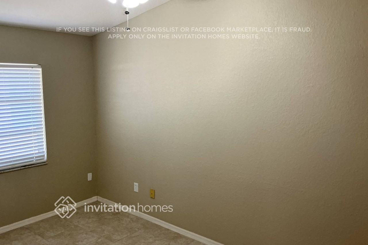 23156 Hillsdale Ave - Photo 6 of 12