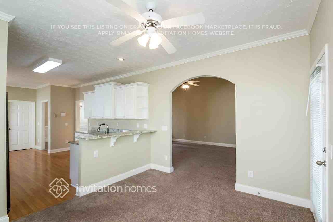 479 Blue Creek Ln - Photo 5 of 21