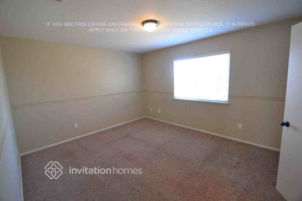 2052 Amber Fields Way - Photo 7 of 12