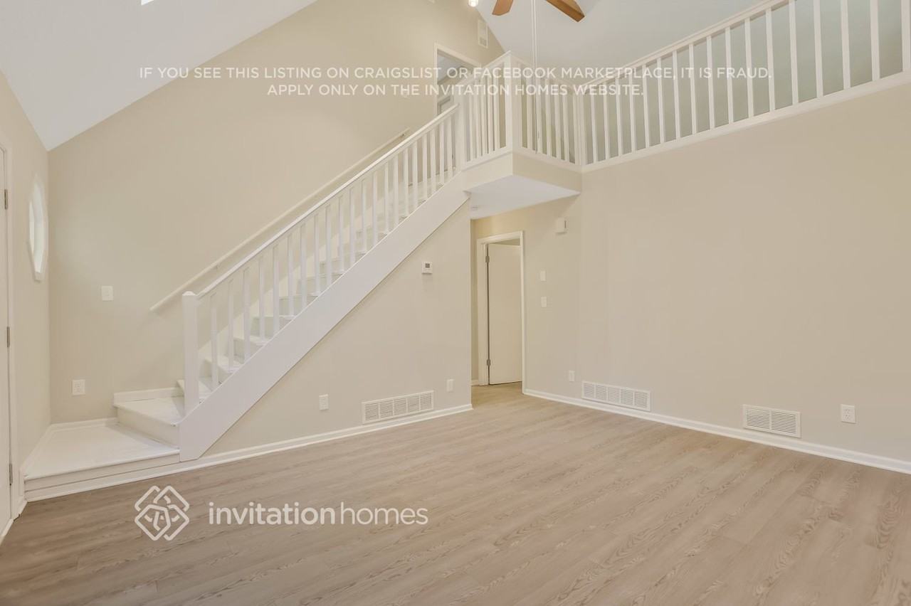 3738 Starboard Ct - Photo 4 of 21