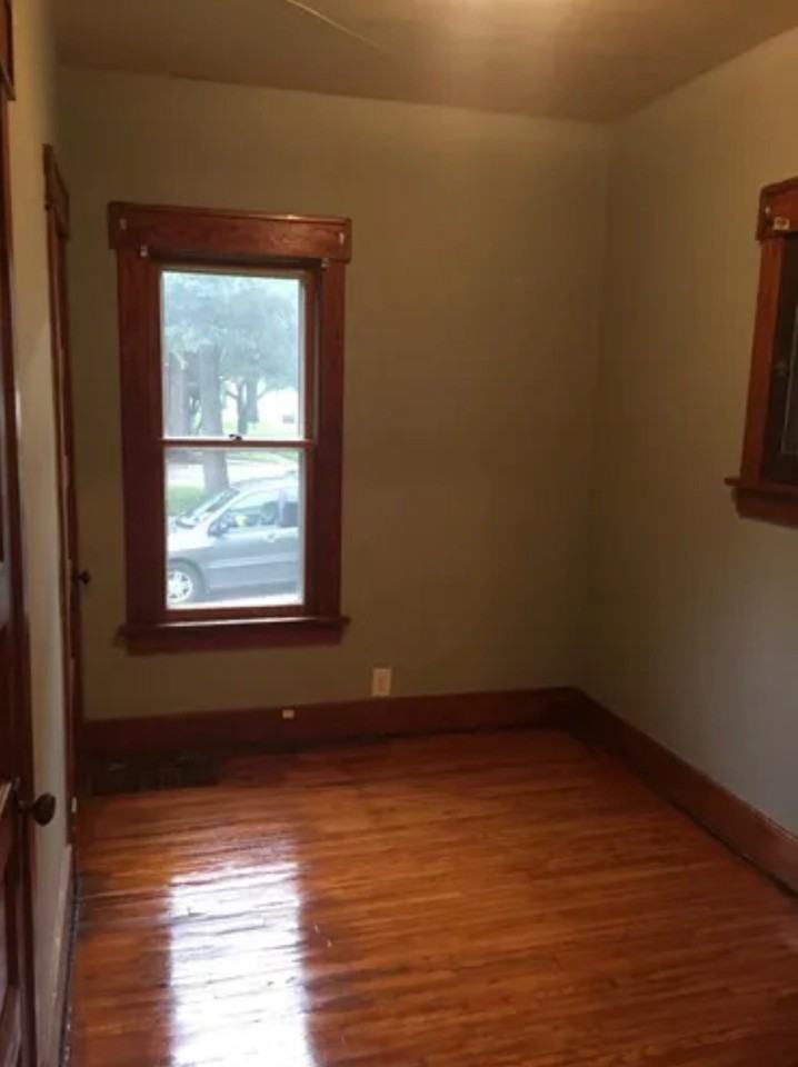 916 W 18th St #1 - Photo 5 of 5