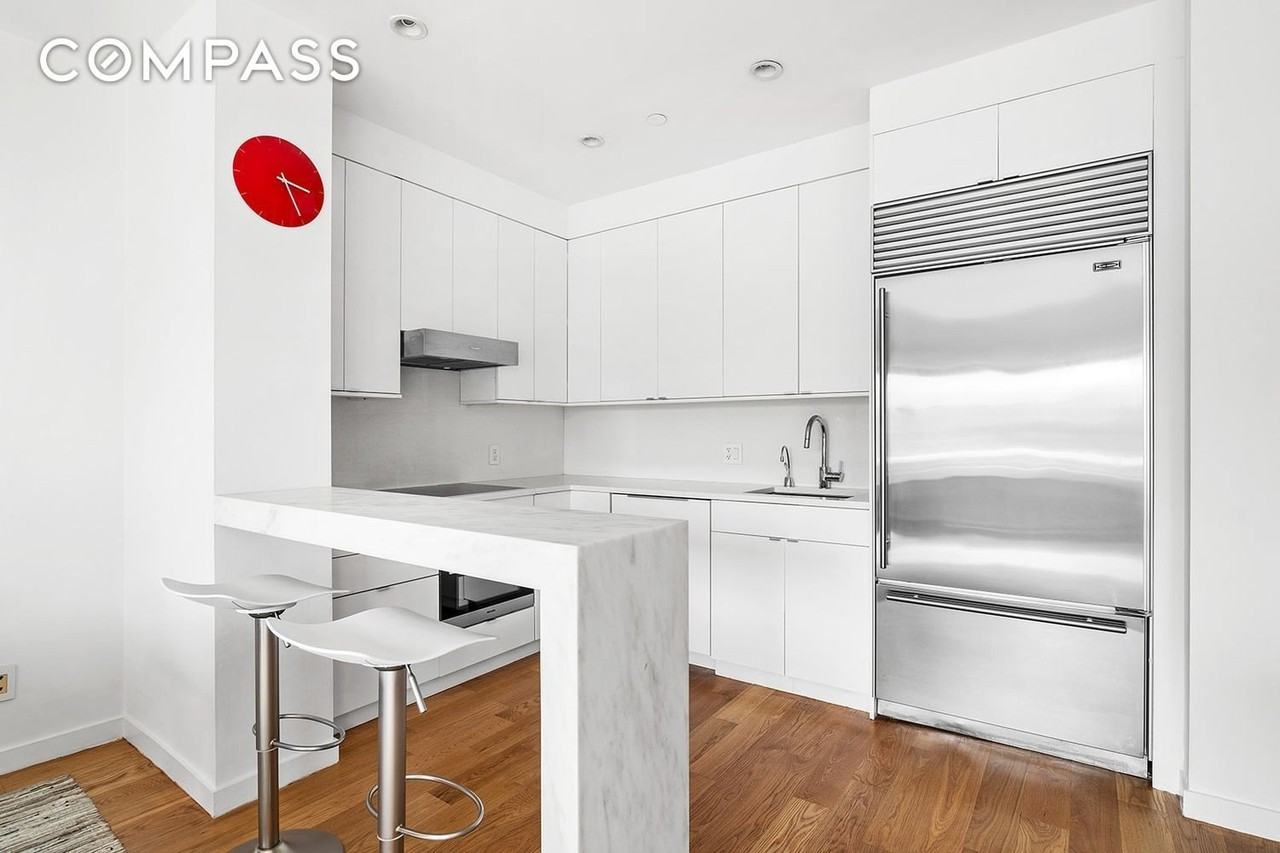 29 Prince St #PH - Photo 3 of 11