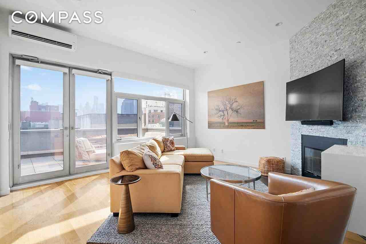 29 Prince St #PH - Photo 4 of 11