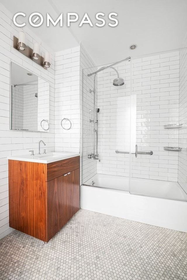 29 Prince St #PH - Photo 7 of 11