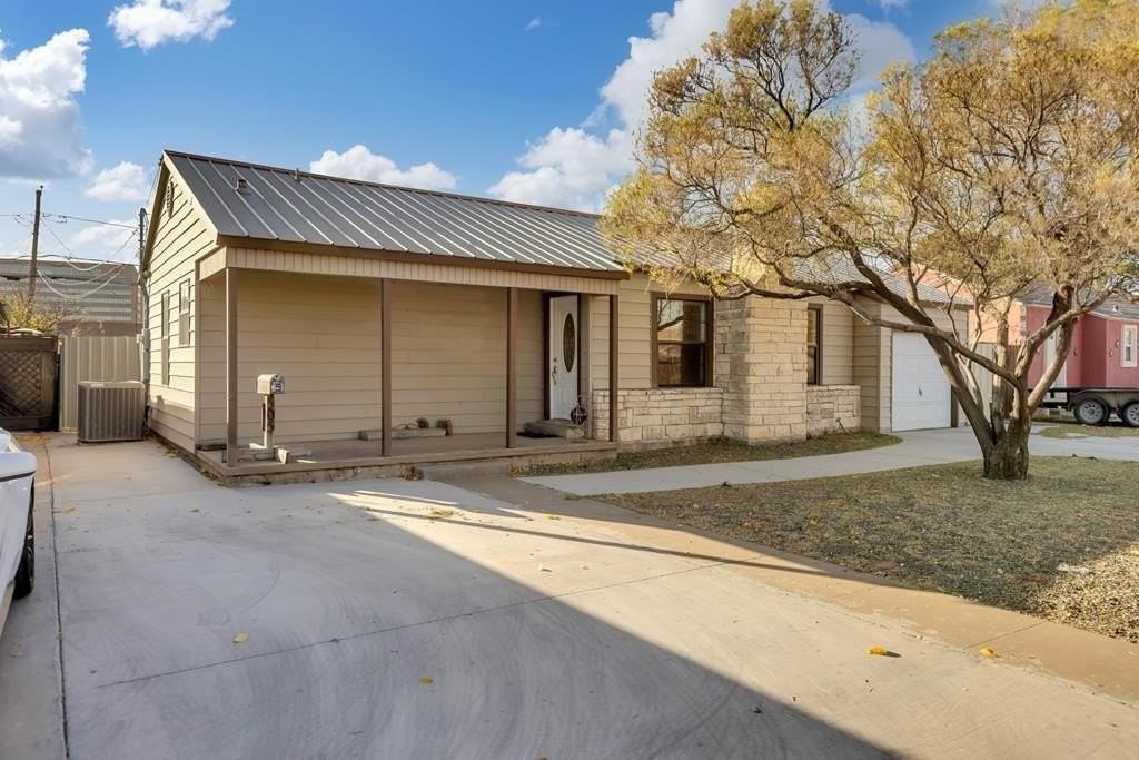 505 W Cuthbert Ave - Photo 2 of 19