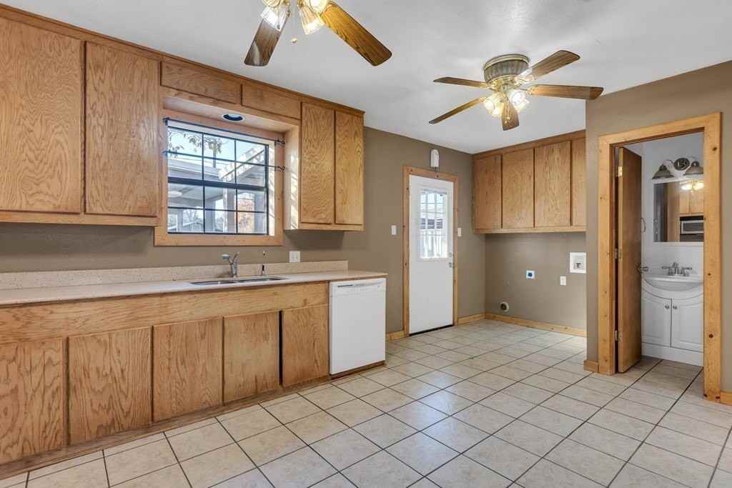 505 W Cuthbert Ave - Photo 6 of 19