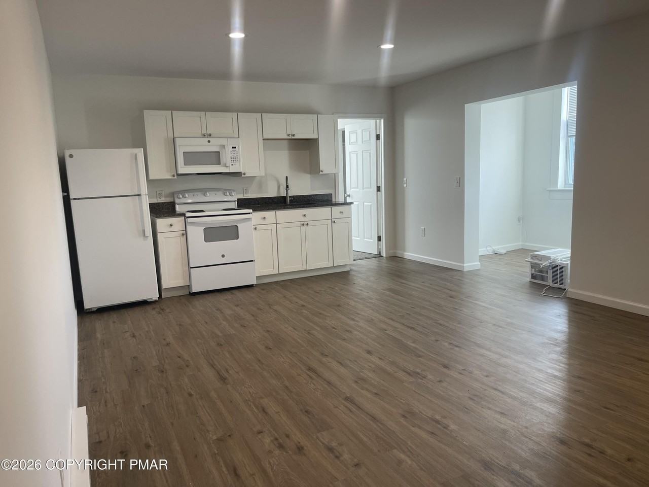 548 Main St Apt 6 #6B - Photo 6 of 16