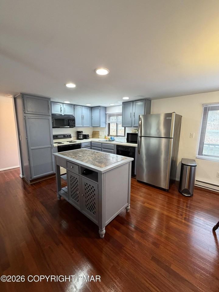 115 Ansted Ct - Photo 2 of 15