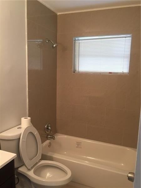 1416 W 31st St - Photo 4 of 9