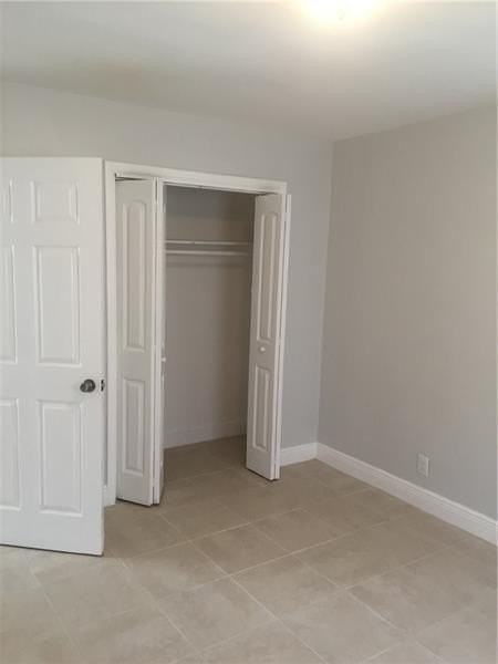 1416 W 31st St - Photo 6 of 9