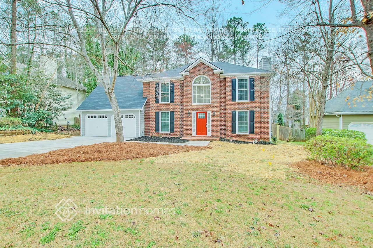 4132 Maple Ln - Photo 3 of 26