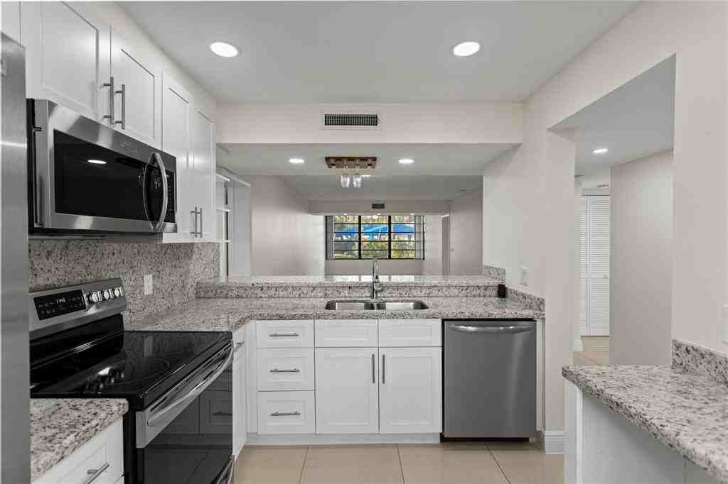 1719 Whitehall Dr #104 - Photo 6 of 49