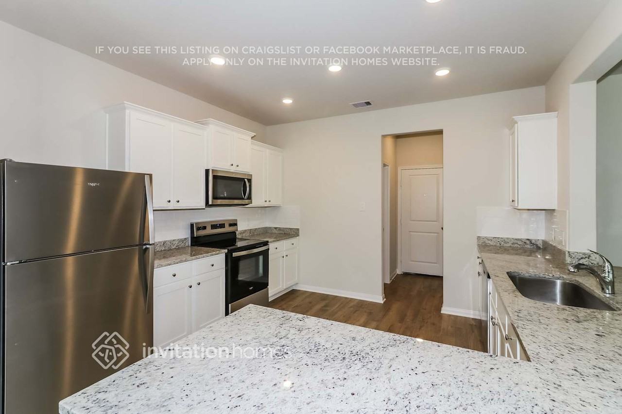 8204 Sunberry Shadow Dr - Photo 7 of 18