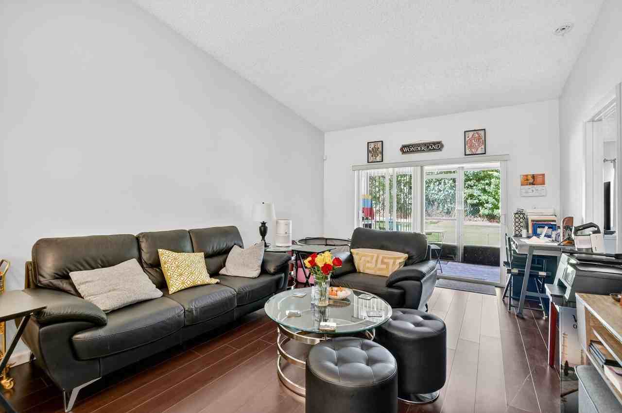 18715 Candlewick Dr - Photo 6 of 50