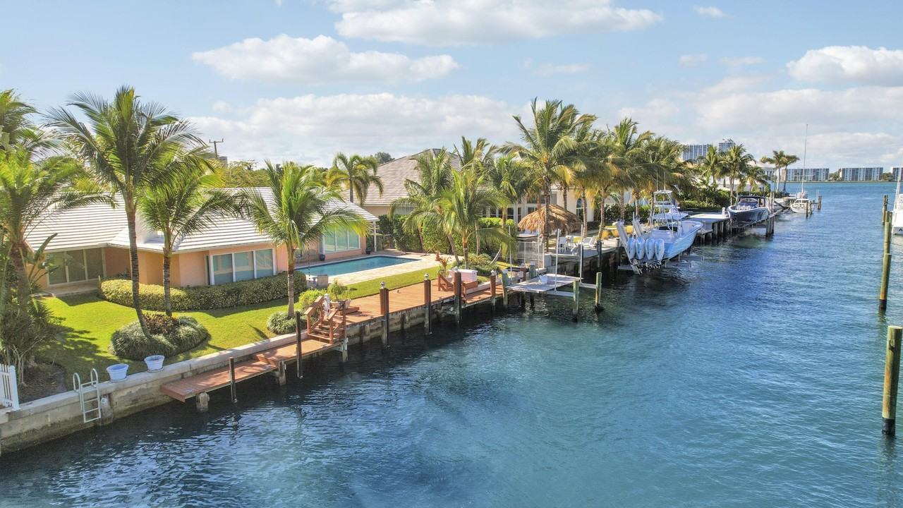 1080 Fairview Ln - Photo 3 of 50