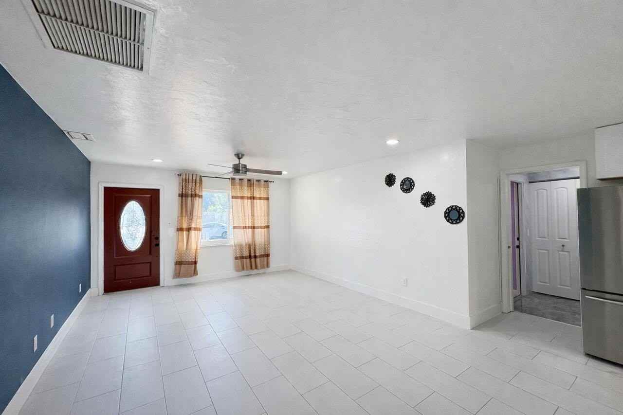 1728 Sunset Ave - Photo 3 of 19