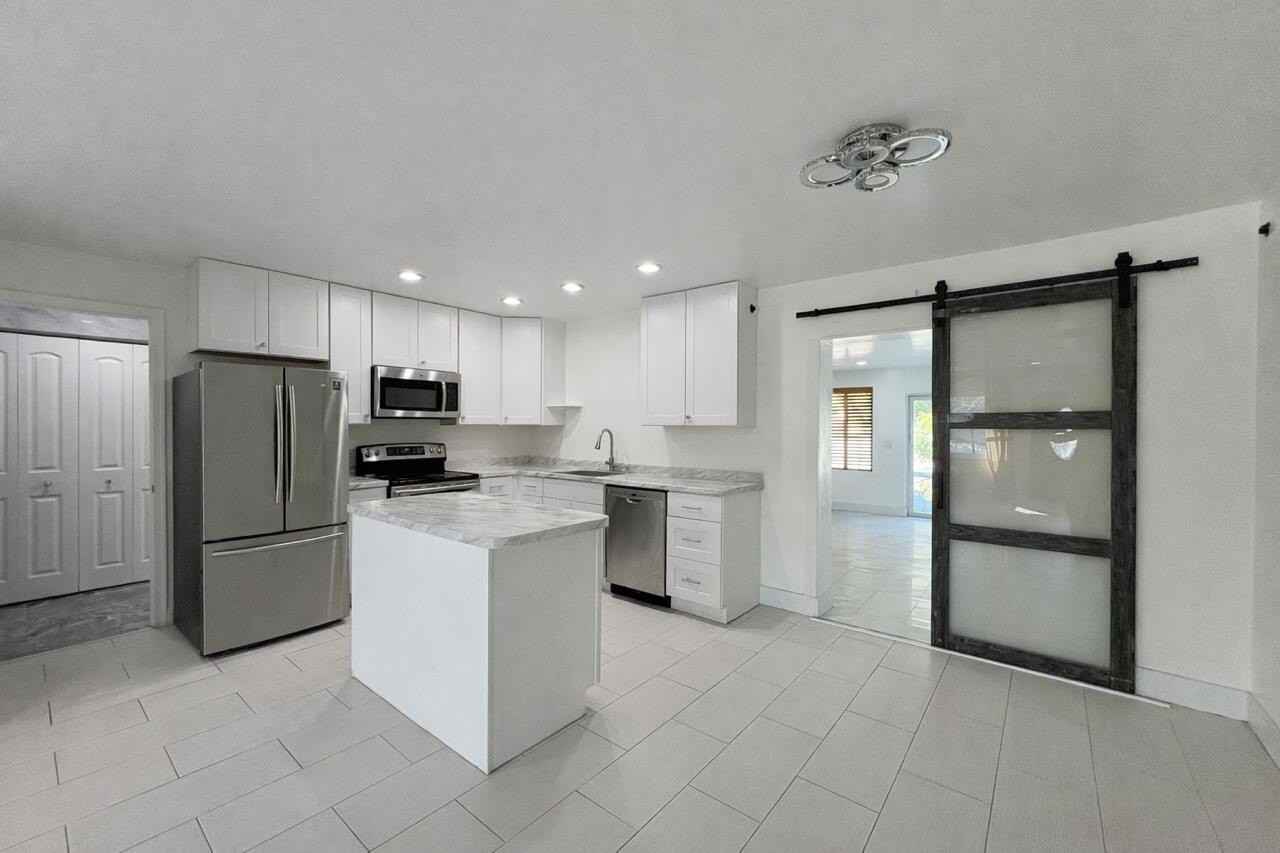 1728 Sunset Ave - Photo 4 of 19