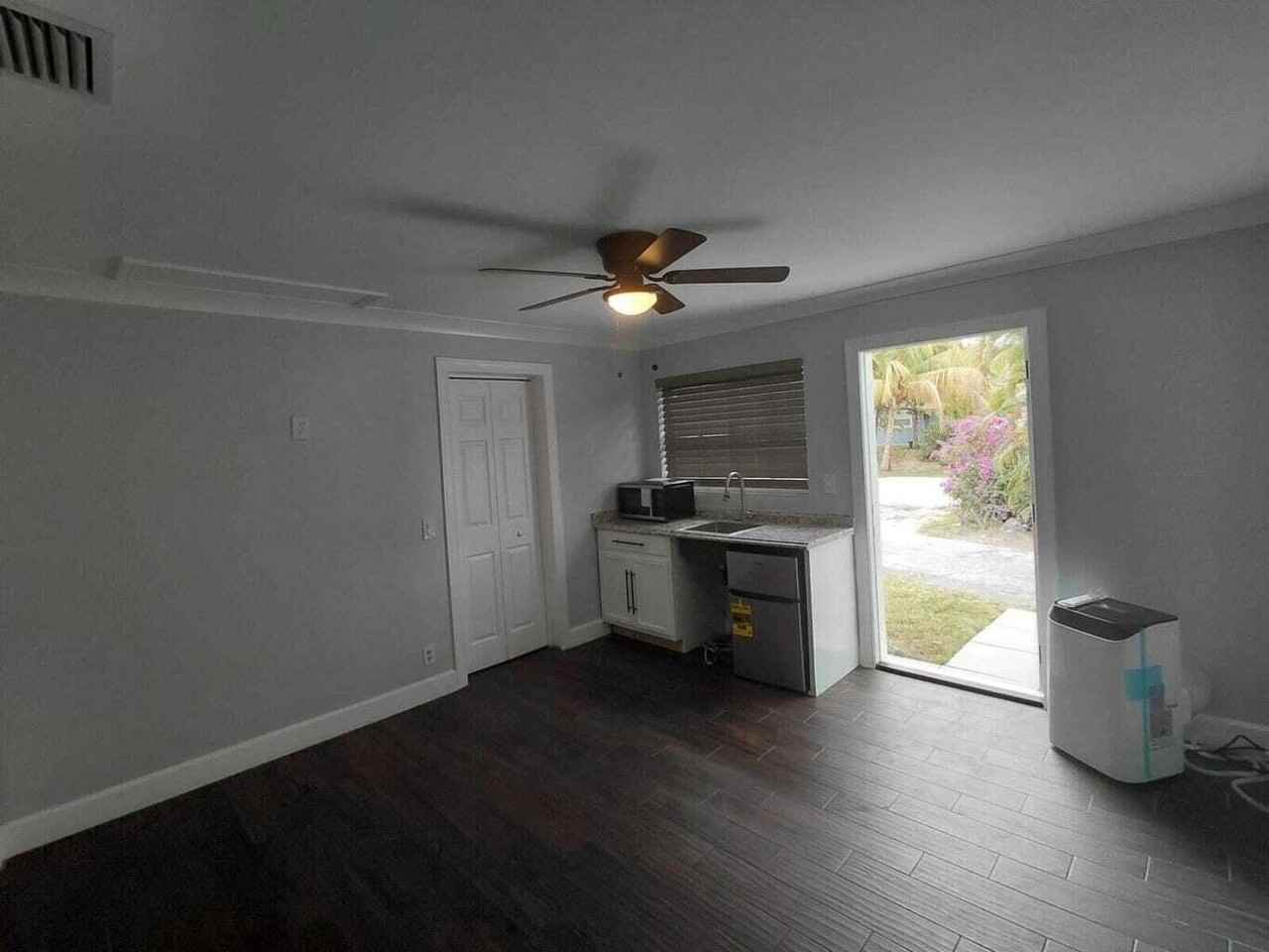 785 Balfrey Dr S #B - Photo 5 of 8