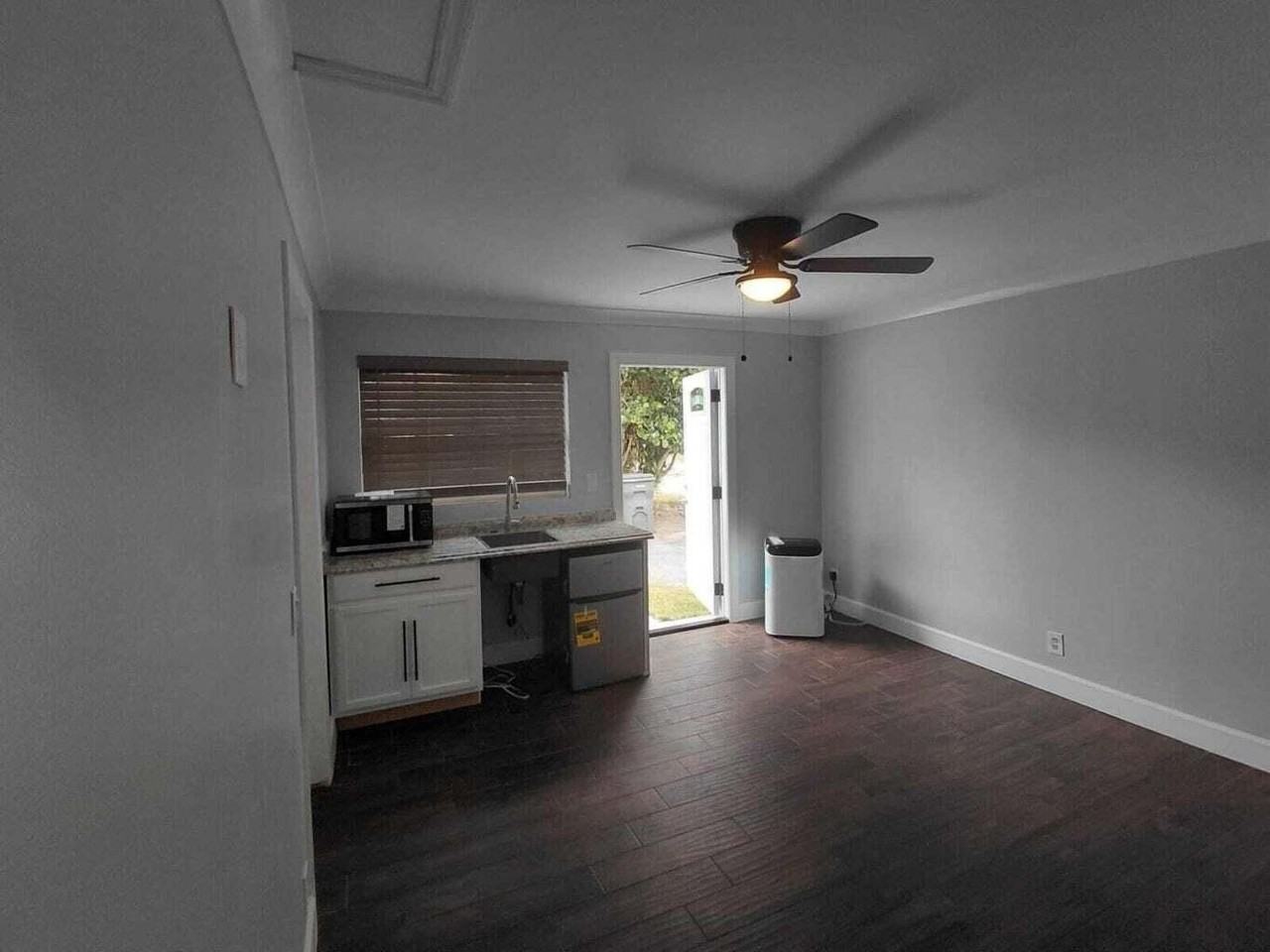 785 Balfrey Dr S #B - Photo 6 of 8