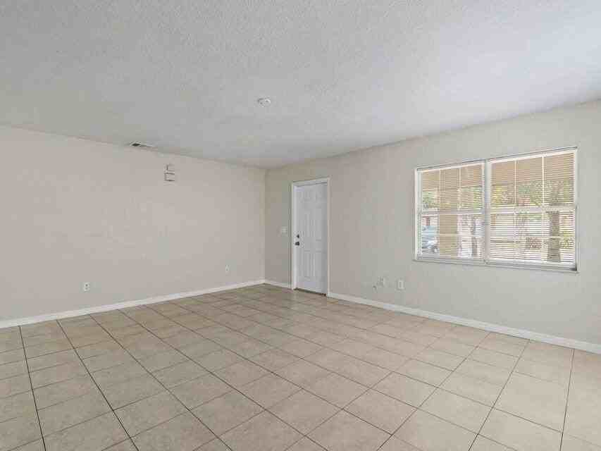 605 Dundas Ct - Photo 3 of 13