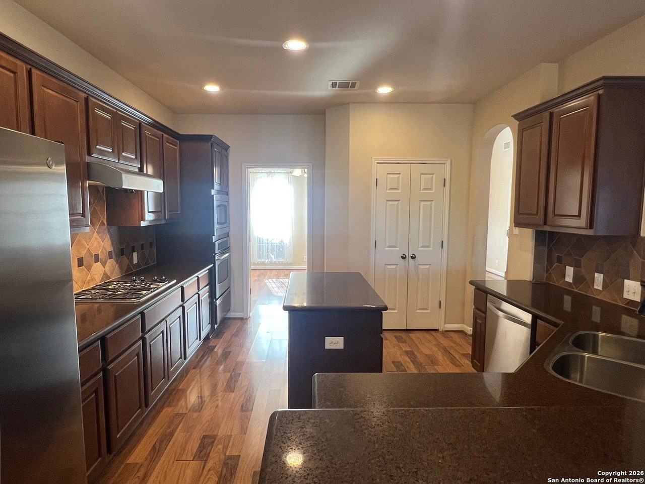 1607 Heavens Peak - Photo 7 of 32