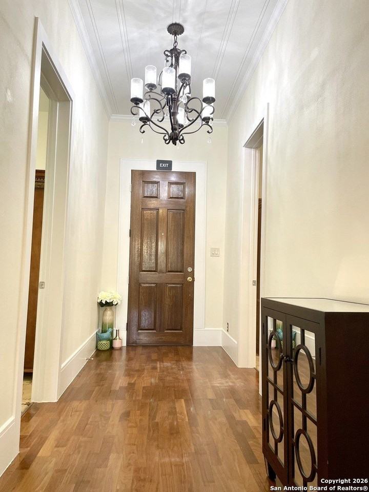 1902 Buena Vista St - Photo 3 of 12