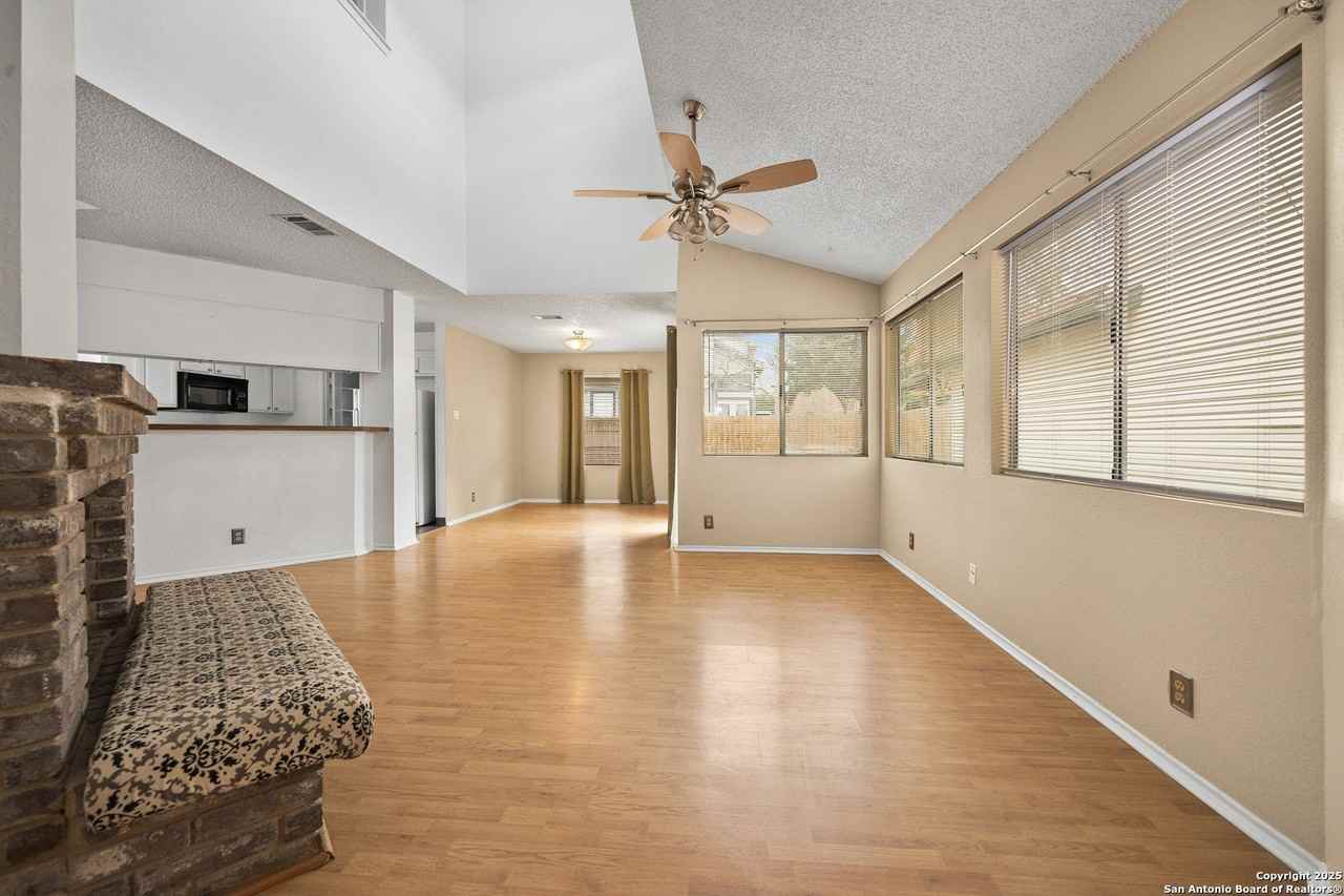 3203 Stoney Sq - Photo 5 of 21