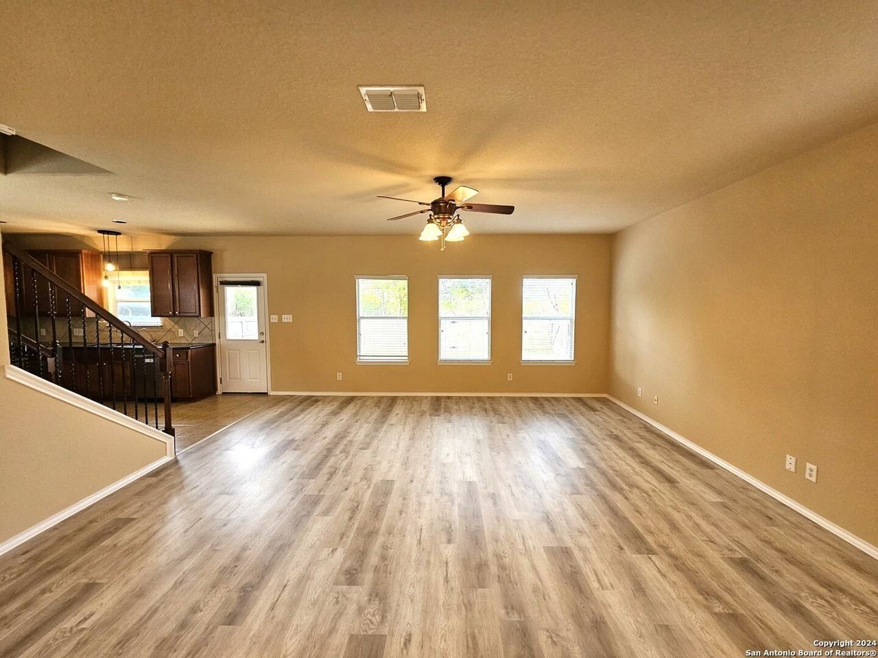 305 Town Creek Way - Photo 6 of 23