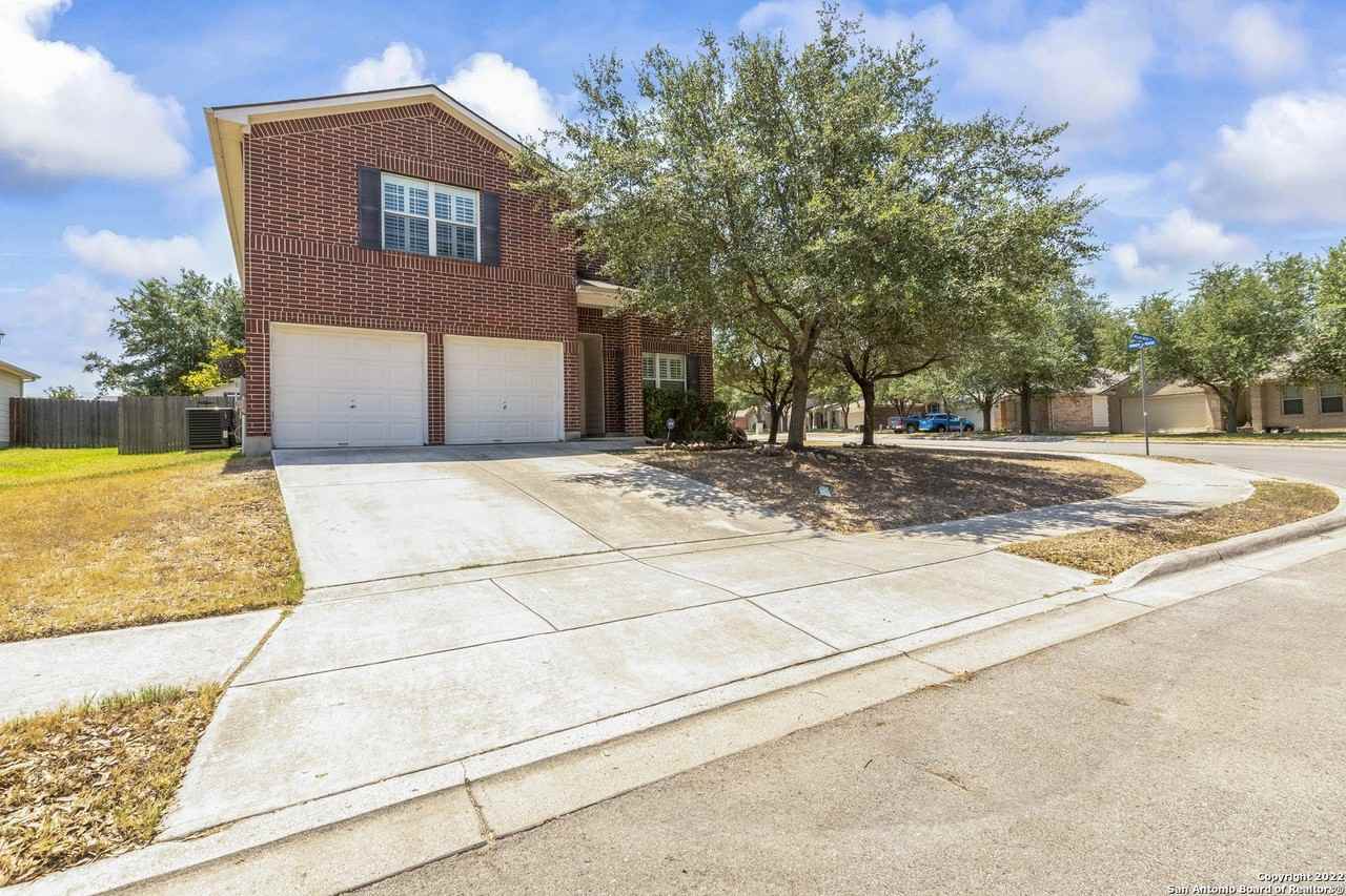 1604 Rolling Brook Ln - Photo 3 of 29