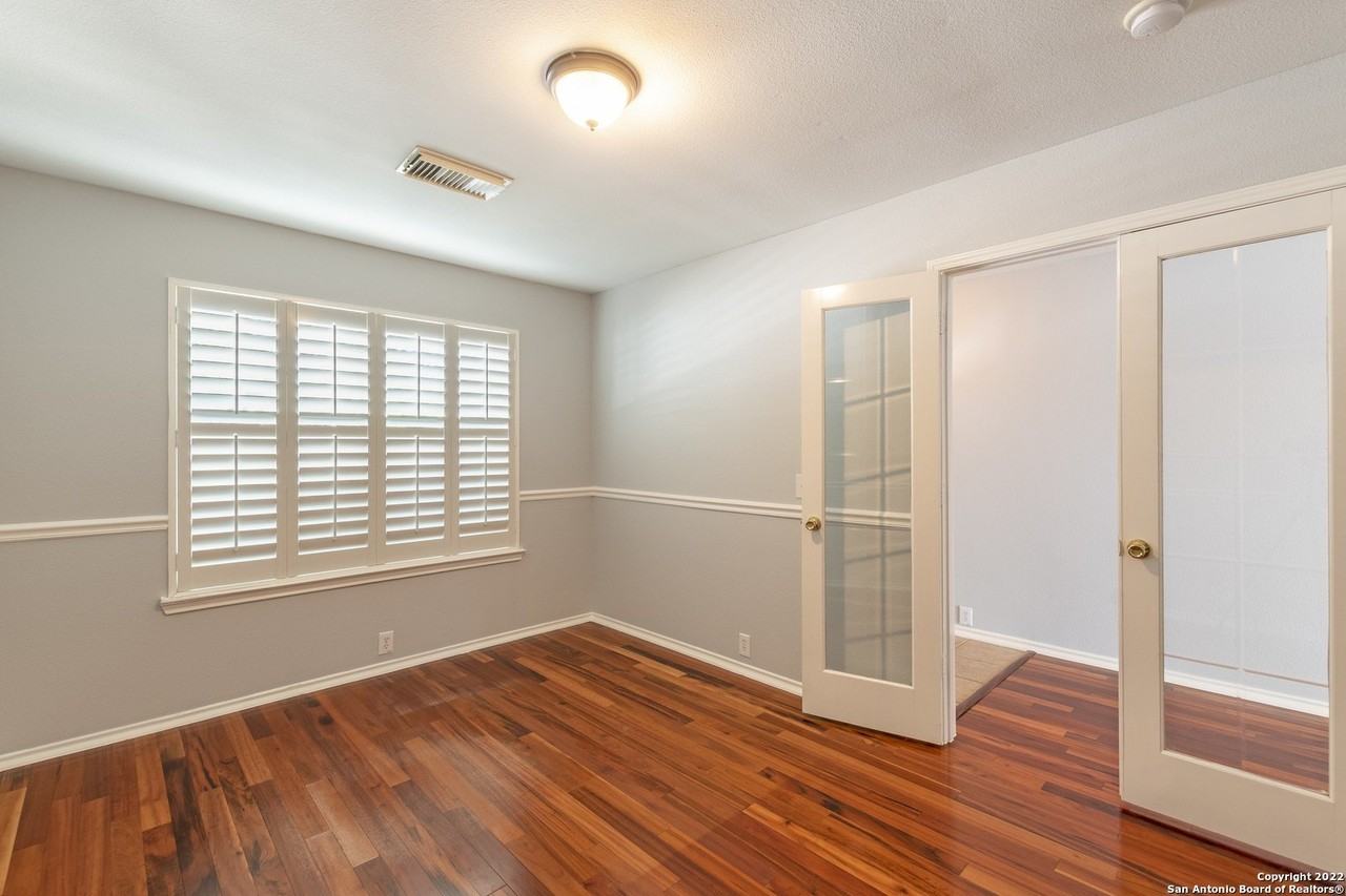 1604 Rolling Brook Ln - Photo 6 of 29