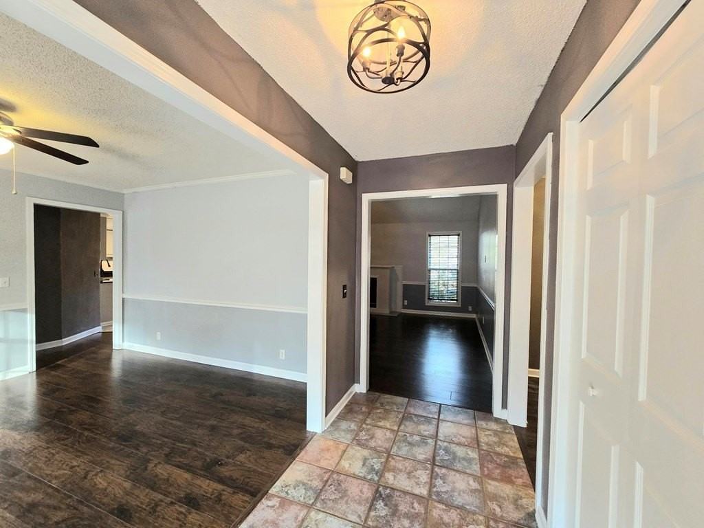 160 Pinnacle Ct - Photo 2 of 43