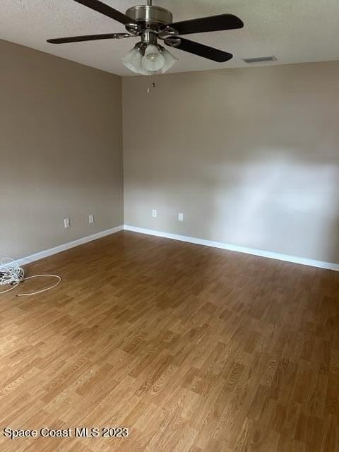 1105 Santa Cruz Ave - Photo 3 of 14