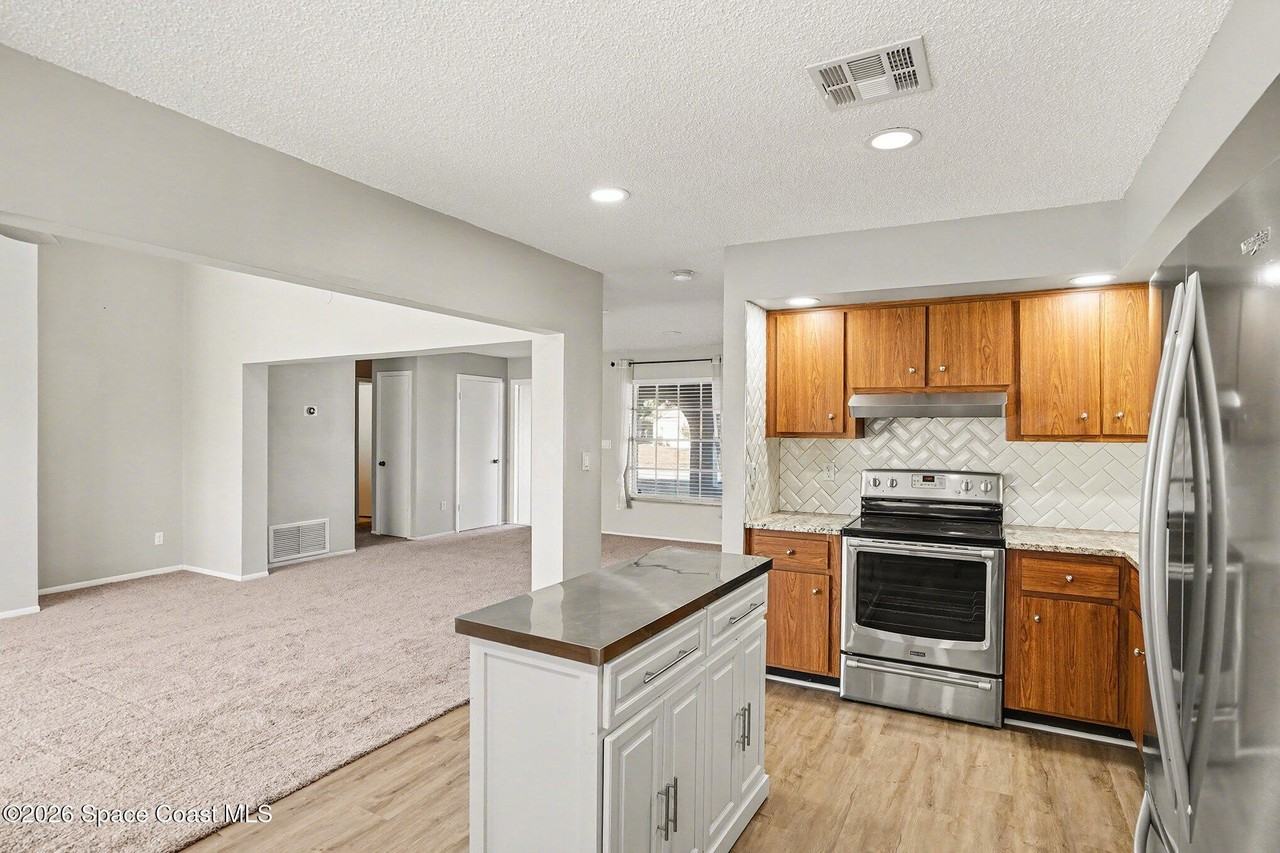 1552 Dowse Ct Ne - Photo 7 of 17