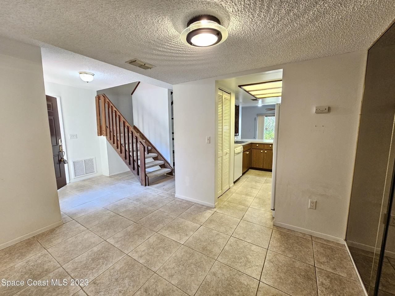 8779 Cocoa Ct - Photo 5 of 25