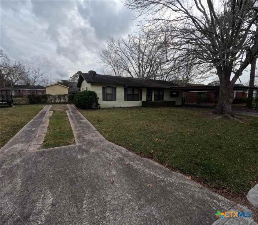 103 Pleasure Dr - Photo 3 of 40