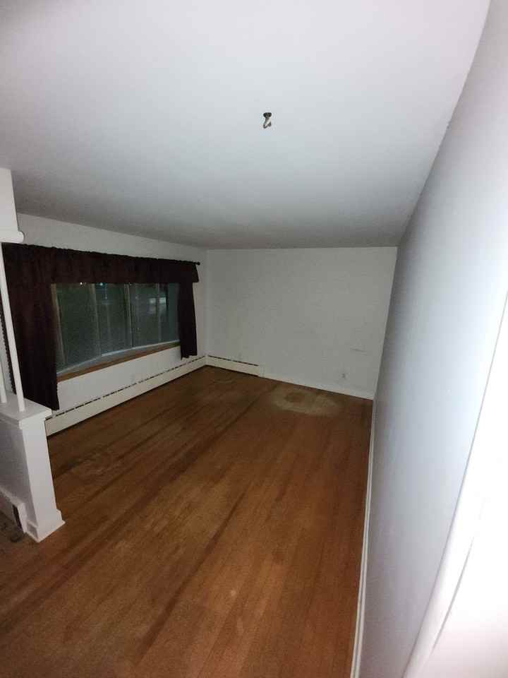 49 Whitman Crt #1 - Photo 3 of 6