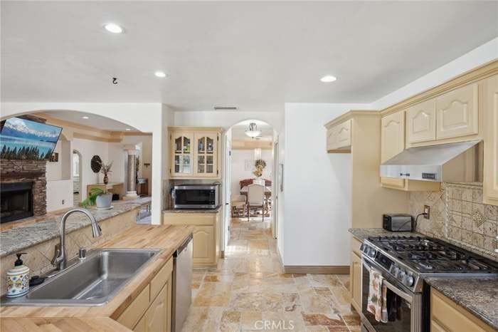 12115 Morning Avenue - Photo 6 of 26