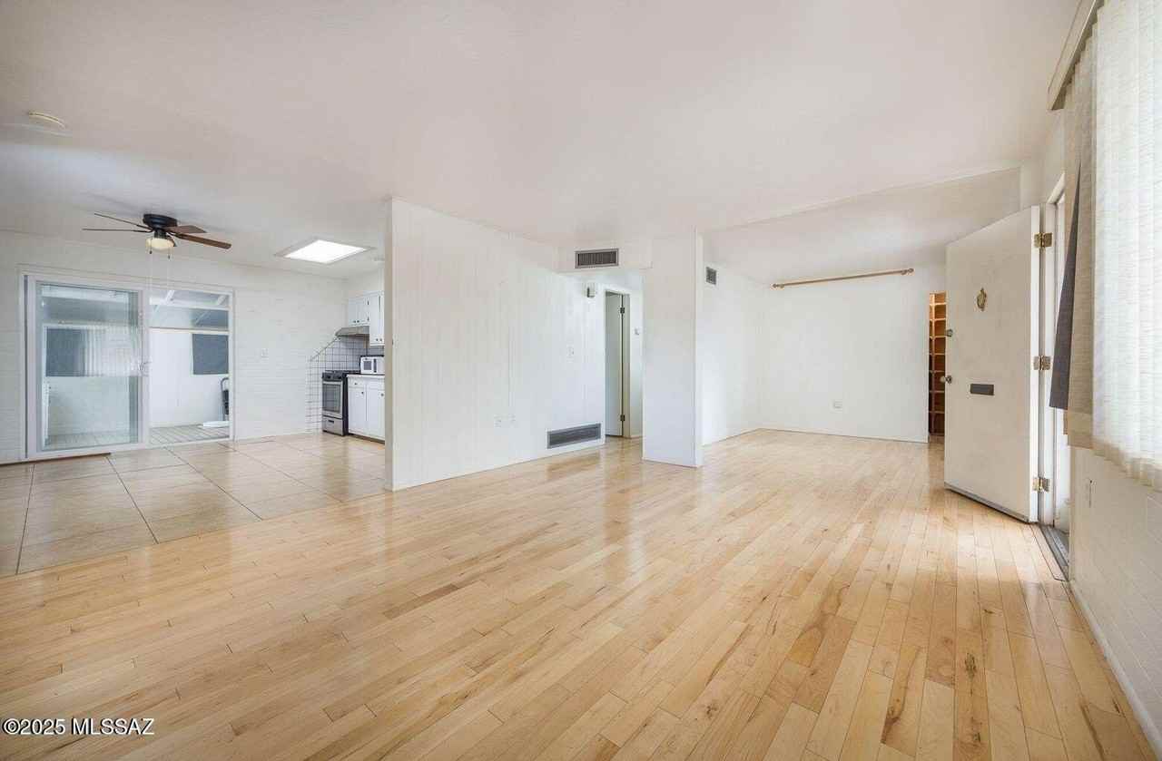 390 N Silverbell Rd - Photo 4 of 19