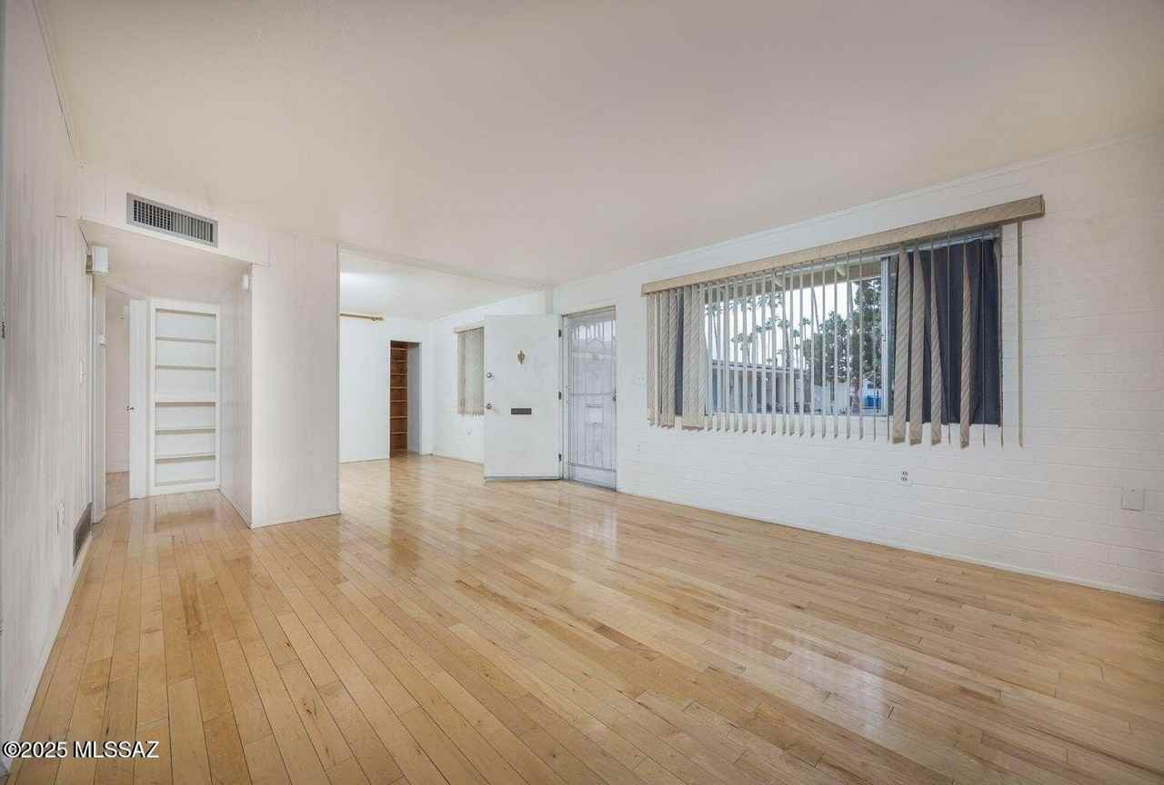 390 N Silverbell Rd - Photo 7 of 19